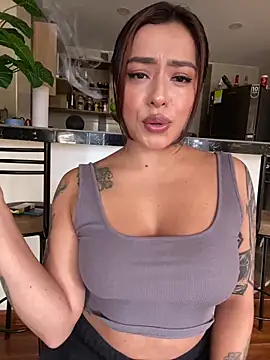 Snapshot of foxxy_lover chatting on 20, 4, 2026 foxxy lover online show from 20, 4, 2026
