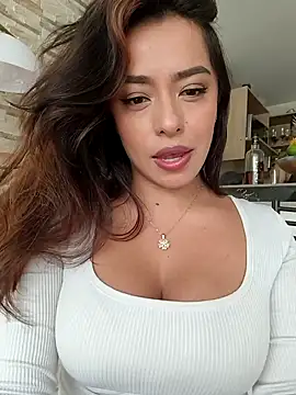 Snapshot of foxxy_lover chatting on 25, 4, 2026 foxxy lover online show from 25, 4, 2026