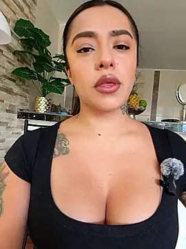 Snapshot of foxxy_lover chatting on 1, 5, 2026 foxxy lover online show from 1, 5, 2026
