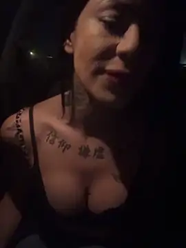 Snapshot of MelaFoxx chatting on 11, 4, 2026 MelaFoxx online show from 11, 4, 2026