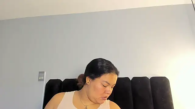 Amaranoir- online show from 1, 2, 2026