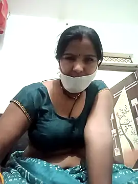 Snapshot of punamji_sexe chatting on 6, 4, 2026 punamji sexe online show from 6, 4, 2026