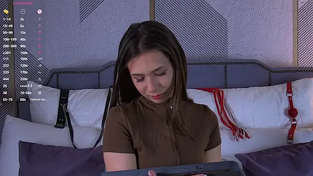 Treasure  Girl online show from 17, 4, 2026