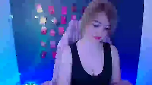 Snapshot of CuttieEmma chatting on 14, 2, 2026 CuttieEmma online show from 14, 2, 2026