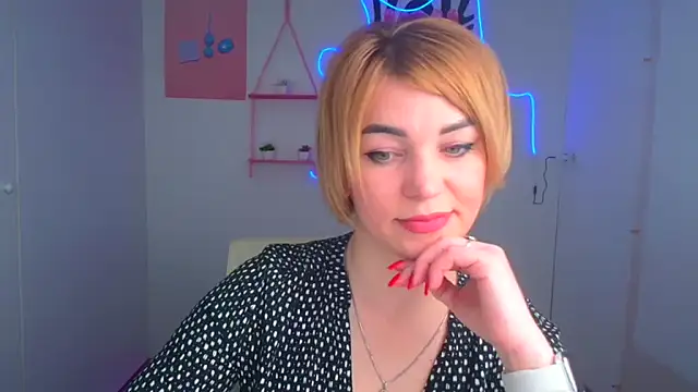 CuttieEmma online show from 15, 4, 2026