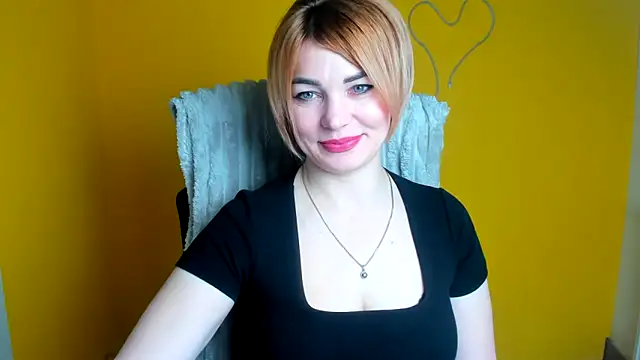 Snapshot of CuttieEmma chatting on 23, 4, 2026 CuttieEmma online show from 23, 4, 2026