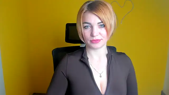 Snapshot of CuttieEmma chatting on 24, 4, 2026 CuttieEmma online show from 24, 4, 2026