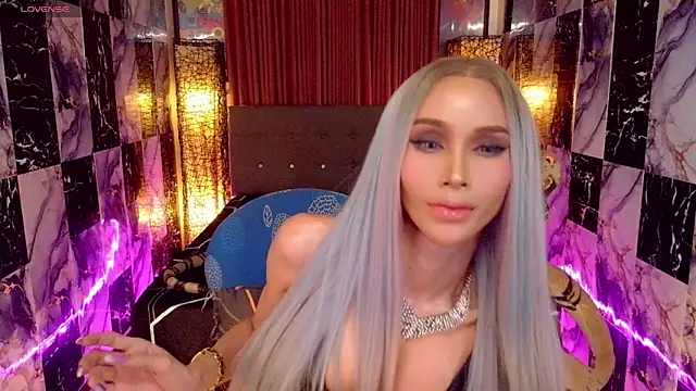 Snapshot of SeductiveSamanthaTS chatting on 11, 5, 2026 SeductiveSamanthaTS online show from 11, 5, 2026