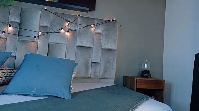 Snapshot of EmmaLou__ chatting on 9, 2, 2026 EmmaLou online show from 9, 2, 2026