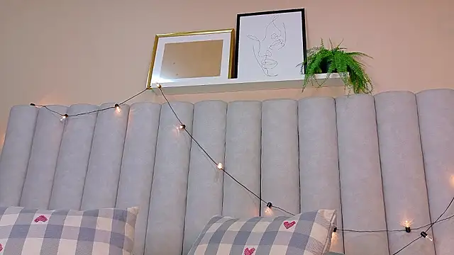 Snapshot of EmmaLou__ chatting on 12, 2, 2026 EmmaLou online show from 12, 2, 2026