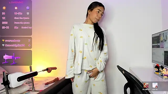 kaylaneee  online show from 30, 5, 2026