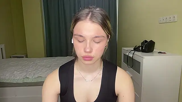 Snapshot of EarthaStinett chatting on 24, 2, 2026 EarthaStinett online show from 24, 2, 2026