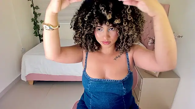 Snapshot of Brit_weston chatting on 4, 4, 2026 Brit weston online show from 4, 4, 2026