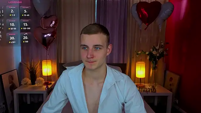 Snapshot of HereAlexColee chatting on 13, 2, 2026 HereAlexColee online show from 13, 2, 2026