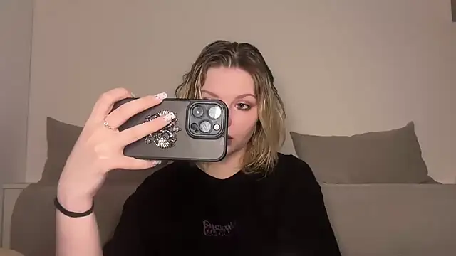 Snapshot of Ophelia_Ritz chatting on 20, 3, 2026 Ophelia Ritz online show from 20, 3, 2026