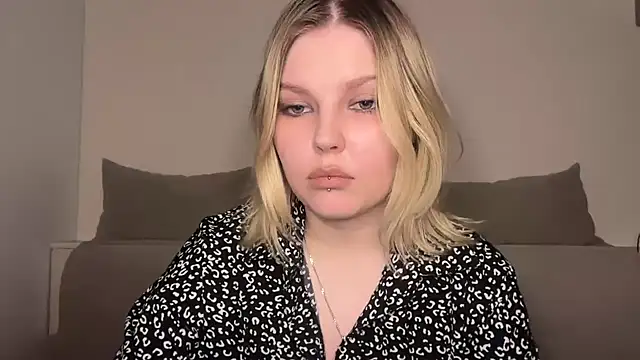 Snapshot of Ophelia_Ritz chatting on 23, 3, 2026 Ophelia Ritz online show from 23, 3, 2026