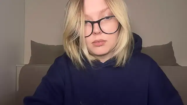 Snapshot of Ophelia_Ritz chatting on 23, 3, 2026 Ophelia Ritz online show from 23, 3, 2026