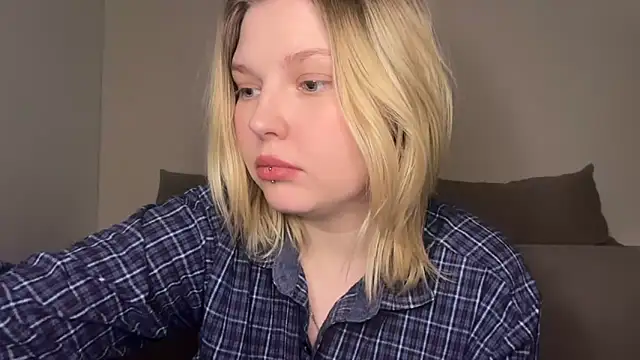 Snapshot of Ophelia_Ritz chatting on 9, 4, 2026 Ophelia Ritz online show from 9, 4, 2026