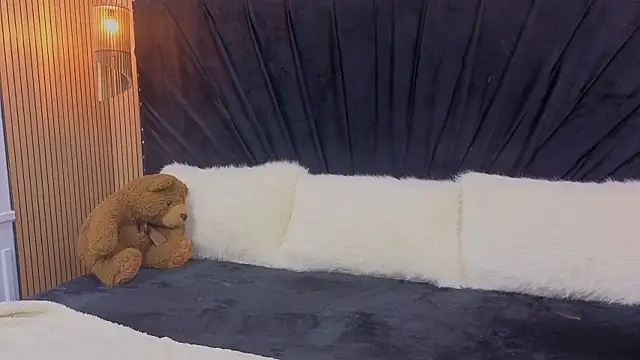 Snapshot of Amber-Horney chatting on 8, 4, 2026 Amber-Horney online show from 8, 4, 2026