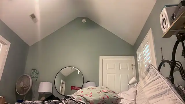 Snapshot of TrndSettr chatting on 15, 4, 2026 TrndSettr online show from 15, 4, 2026