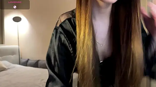 Snapshot of randiburt chatting on 4, 3, 2026 randiburt online show from 4, 3, 2026