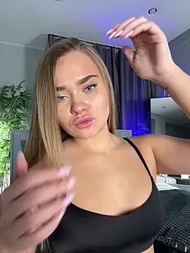 Snapshot of MonicaWestt chatting on 1, 3, 2026 MonicaWestt online show from 1, 3, 2026