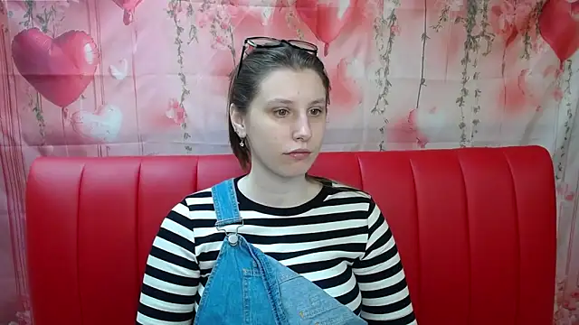 Snapshot of LilianaShine chatting on 30, 4, 2026 LilianaShine online show from 30, 4, 2026