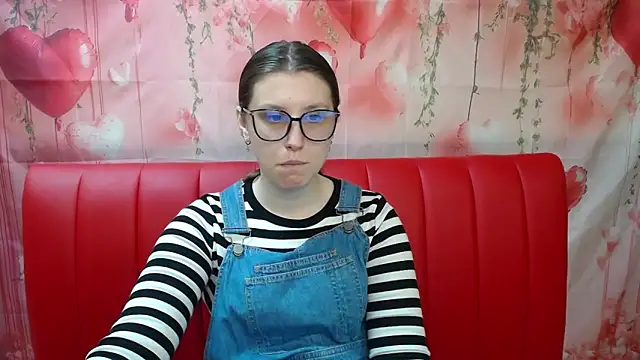 Snapshot of LilianaShine chatting on 14, 5, 2026 LilianaShine online show from 14, 5, 2026