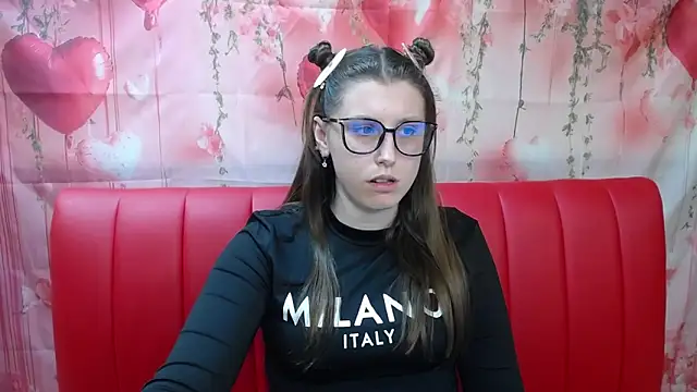 Snapshot of LilianaShine chatting on 16, 5, 2026 LilianaShine online show from 16, 5, 2026