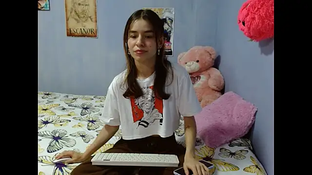 Snapshot of Arlet_Blouse chatting on 8, 4, 2026 Arlet Blouse online show from 8, 4, 2026