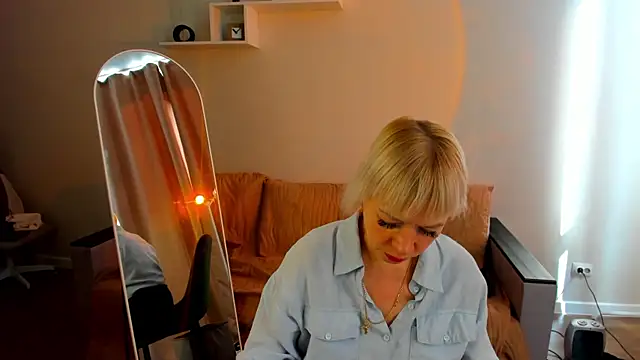 Snapshot of Ann_Annise chatting on 18, 5, 2026 Ann Annise online show from 18, 5, 2026