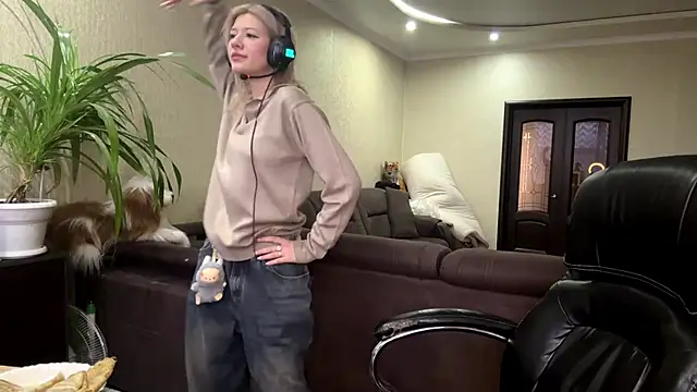 LadyFoxLove online show from 2, 2, 2026