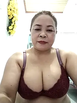 Baby-bigtits2026 online show from 14, 4, 2026