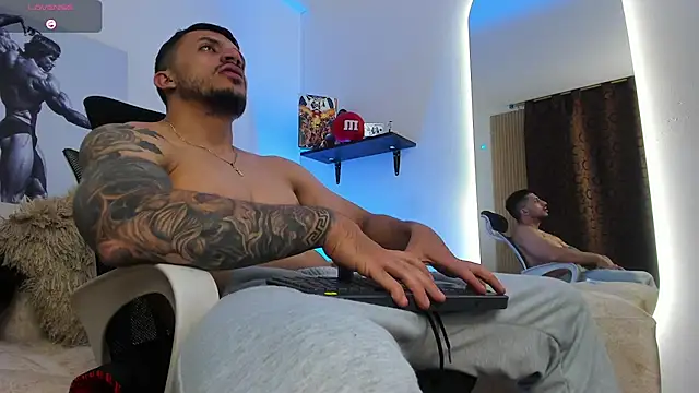 Snapshot of LiamReigns_ chatting on 14, 7, 2026 LiamReigns online show from 14, 7, 2026