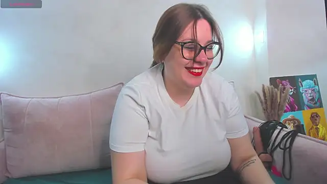 Snapshot of Valery_Grand chatting on 5, 3, 2026 Valery Grand online show from 5, 3, 2026