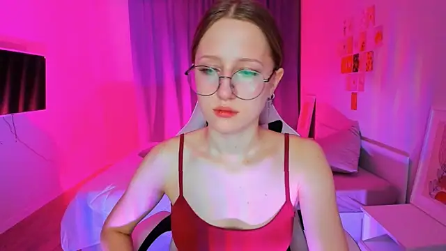 Vega Taylor online show from 5, 3, 2026