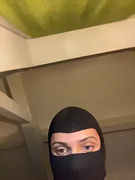 Snapshot of HelinHot chatting on 5, 3, 2026 HelinHot online show from 5, 3, 2026