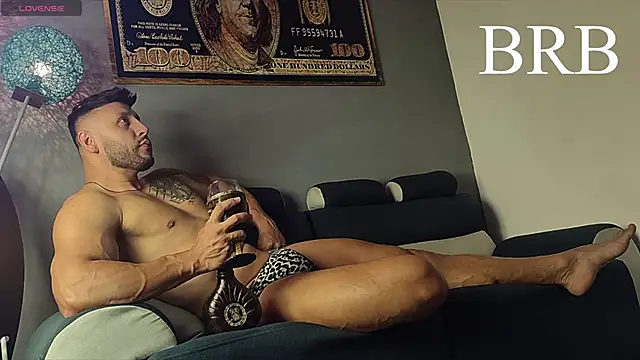 Snapshot of williamparra55 chatting on 26, 3, 2026 williamparra55 online show from 26, 3, 2026