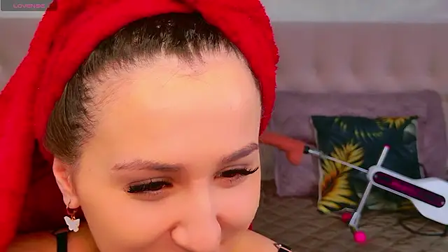 Snapshot of JasminUqueen chatting on 10, 2, 2026 JasminUqueen online show from 10, 2, 2026