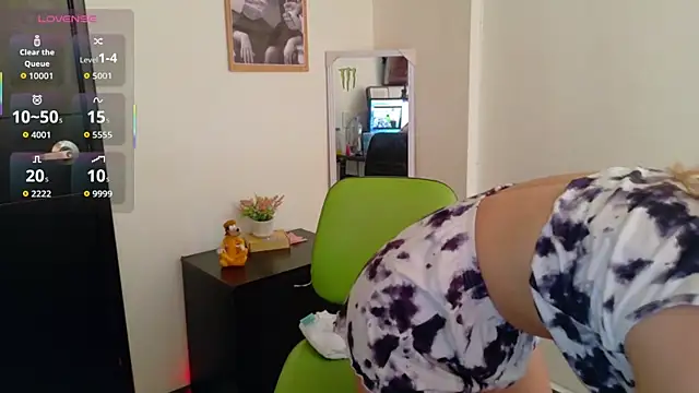 Snapshot of PaulaSantanaOf chatting on 11, 4, 2026 PaulaSantanaOf online show from 11, 4, 2026