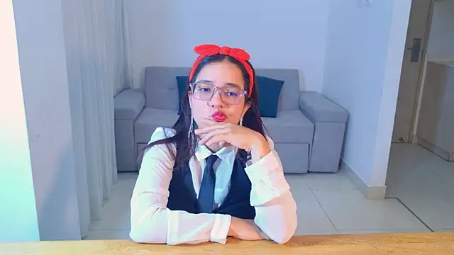 Snapshot of AntonellaBons chatting on 5, 6, 2026 AntonellaBons online show from 5, 6, 2026