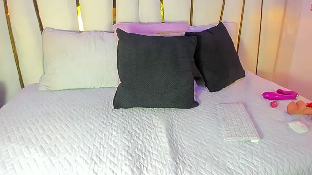 Snapshot of SofiaGlow_ chatting on 27, 2, 2026 SofiaGlow online show from 27, 2, 2026