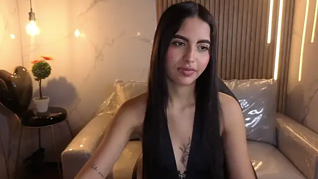 Snapshot of Perla_lovely_ chatting on 27, 4, 2026 Perla lovely online show from 27, 4, 2026