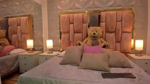 Snapshot of Paris_Velvet chatting on 24, 2, 2026 Paris Velvet online show from 24, 2, 2026