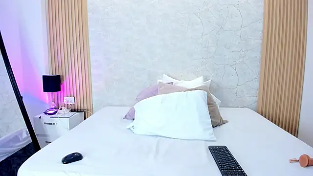 ViolettaRousee  online show from 23, 5, 2026