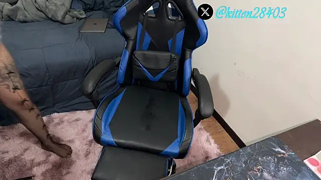 Snapshot of Ales_Kitten_Live chatting on 24, 3, 2026 Ales Kitten Live online show from 24, 3, 2026