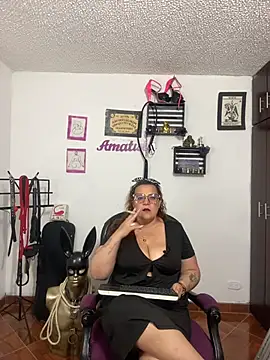 Snapshot of KimmyDark1 chatting on 12, 6, 2026 KimmyDark1 online show from 12, 6, 2026