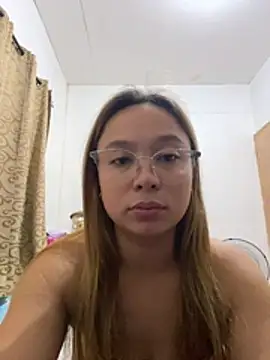 Snapshot of Wild_flower19 chatting on 14, 3, 2026 Wild flower19 online show from 14, 3, 2026