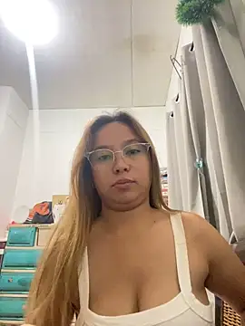 Snapshot of Wild_flower19 chatting on 15, 3, 2026 Wild flower19 online show from 15, 3, 2026