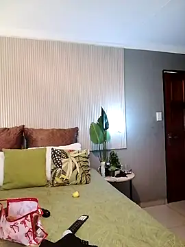 Snapshot of LADY-NESH chatting on 11, 4, 2026 LADY-NESH online show from 11, 4, 2026